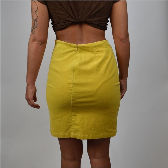 Yellow corduroy skirt - Picture 3 of 3